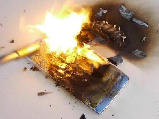 私自拆解易著火，回收設(shè)備能預(yù)防——鋰電池回收中的鋰電池碳化設(shè)備應(yīng)用
